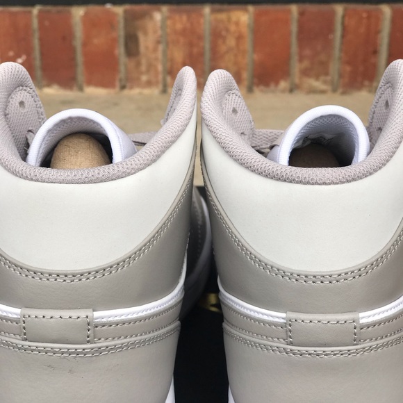 Air Jordan 1 Mid Linen (2021) Size 10 & 11 - Picture 6 of 10